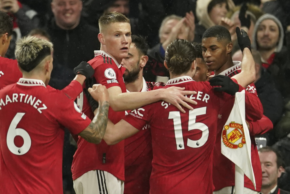 并在防守反 并在防守反